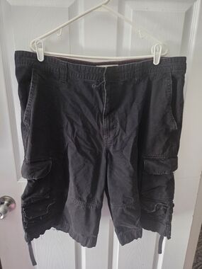 Men's Black Cargo Shorts with Multiple Pockets